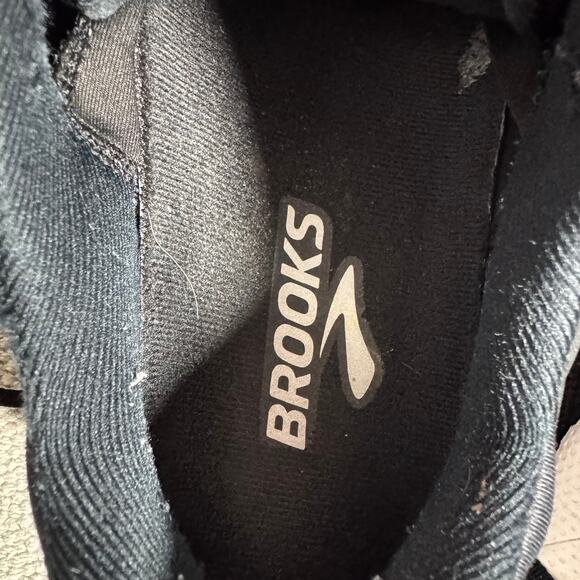 Brooks Adrenaline GTS 22 Running Sneaker Women 8.5 Black White Athleisure Walk - Picture 8 of 15